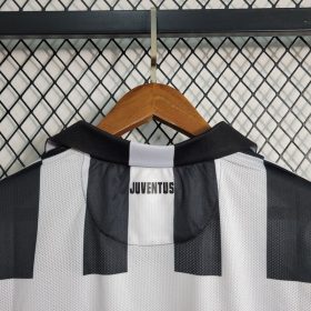 Retro Juventus 2014/15 Home Jersey - Image 10