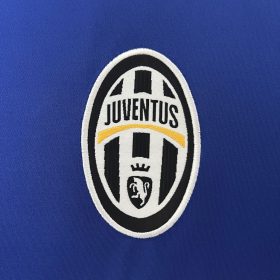 Retro Juventus 2004/05 Away Jersey - Image 7