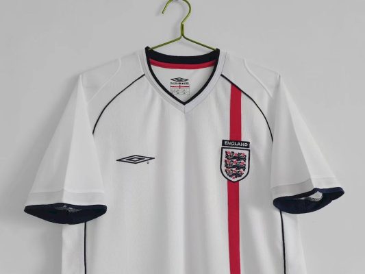 Retro England 2001/03 Home Jersey - Image 3
