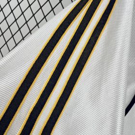 Retro Real Madrid 1998/00 Home Jersey - Image 3