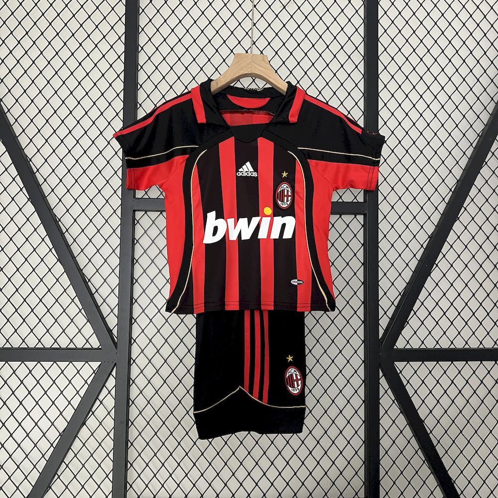 2025022205081668.jpg Retro AC Milan 2006/07 Home Kids Kit - Image 1