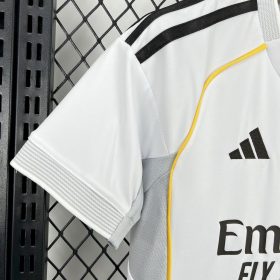 Kids Real Madrid 2025/26 Home Kit - Image 6