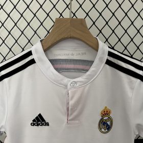 Retro Real Madrid 2014/15 Home Kids Kit - Image 7