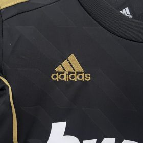Retro Real Madrid 2011/12 Away Kids Kit - Image 6