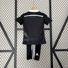 Retro Real Madrid 2014/15 Third Kids Kit - Image 2