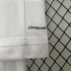 Retro Real Madrid 2015/16 Home Kids Kit - Image 5