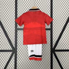 Retro Manchester United 1994/96 Home Kids Kit - Image 2