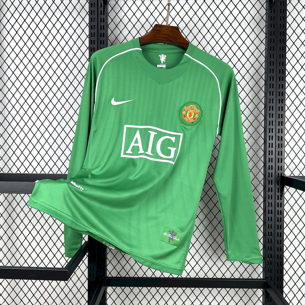 2025061915275119.jpg Retro Manchester United 2007/08 Goalkeeper Long Sleeve Jersey - Image 1