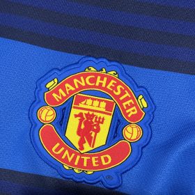 Retro Manchester United 2011/13 Away Jersey - Image 3