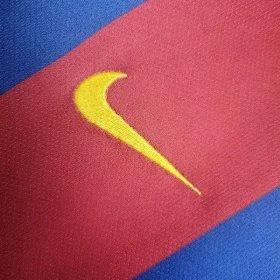 Retro Barcelona 2010/11 Home Kids Kit - Image 10