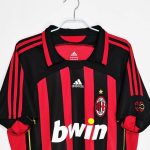Retro AC Milan 2006/07 Home Jersey - Image 2