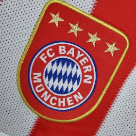 Retro Bayern Munich 2010/11 Home Jersey - Image 7