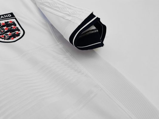 Retro England 1999/01 Home Jersey - Image 5