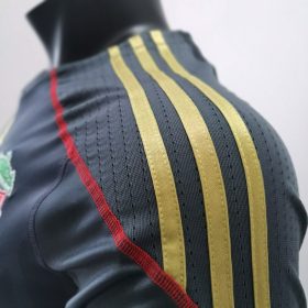 Retro Liverpool 2009/10 Away Jersey - Image 7