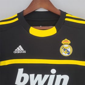 Retro Real Madrid 2011/12 Goalkeeper Jersey - Image 2