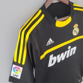 Retro Real Madrid 2011/12 Goalkeeper Jersey - Image 3