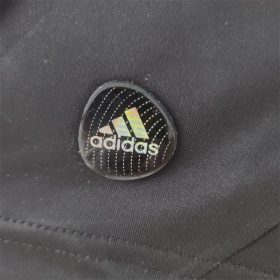Retro Real Madrid 2011/12 Goalkeeper Jersey - Image 7