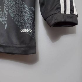 Retro Real Madrid 2014/15 Third Long Sleeve Jersey - Image 4