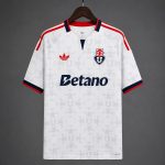 27/28 Universidad de Chile away jersey